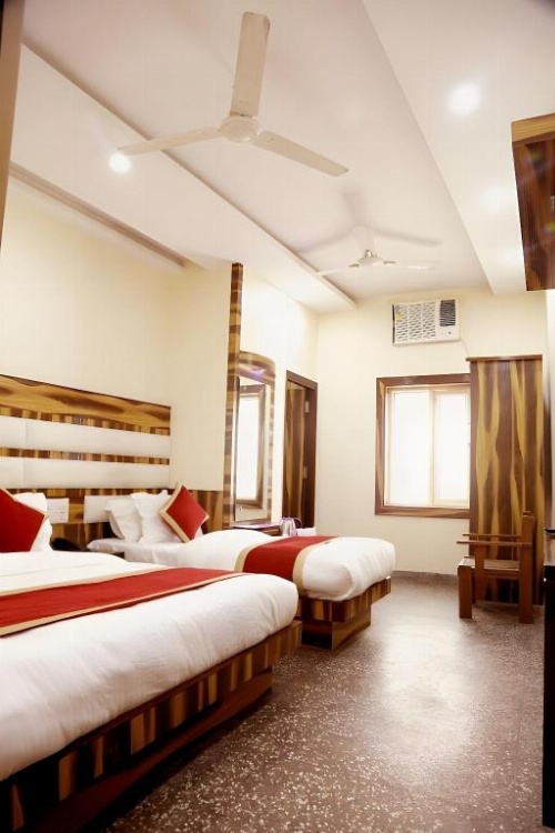 Hotel pink city image 24
