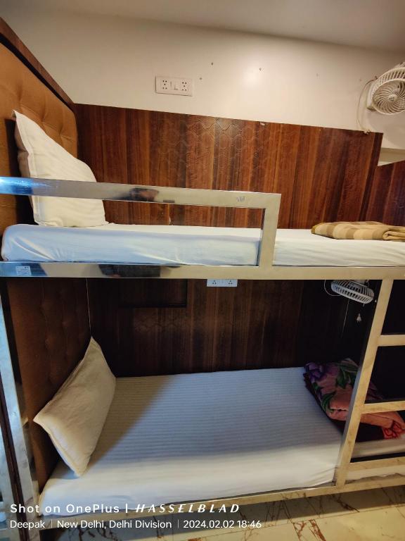 Room image 3