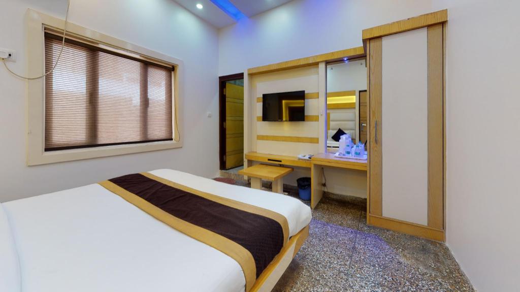 Room image 3